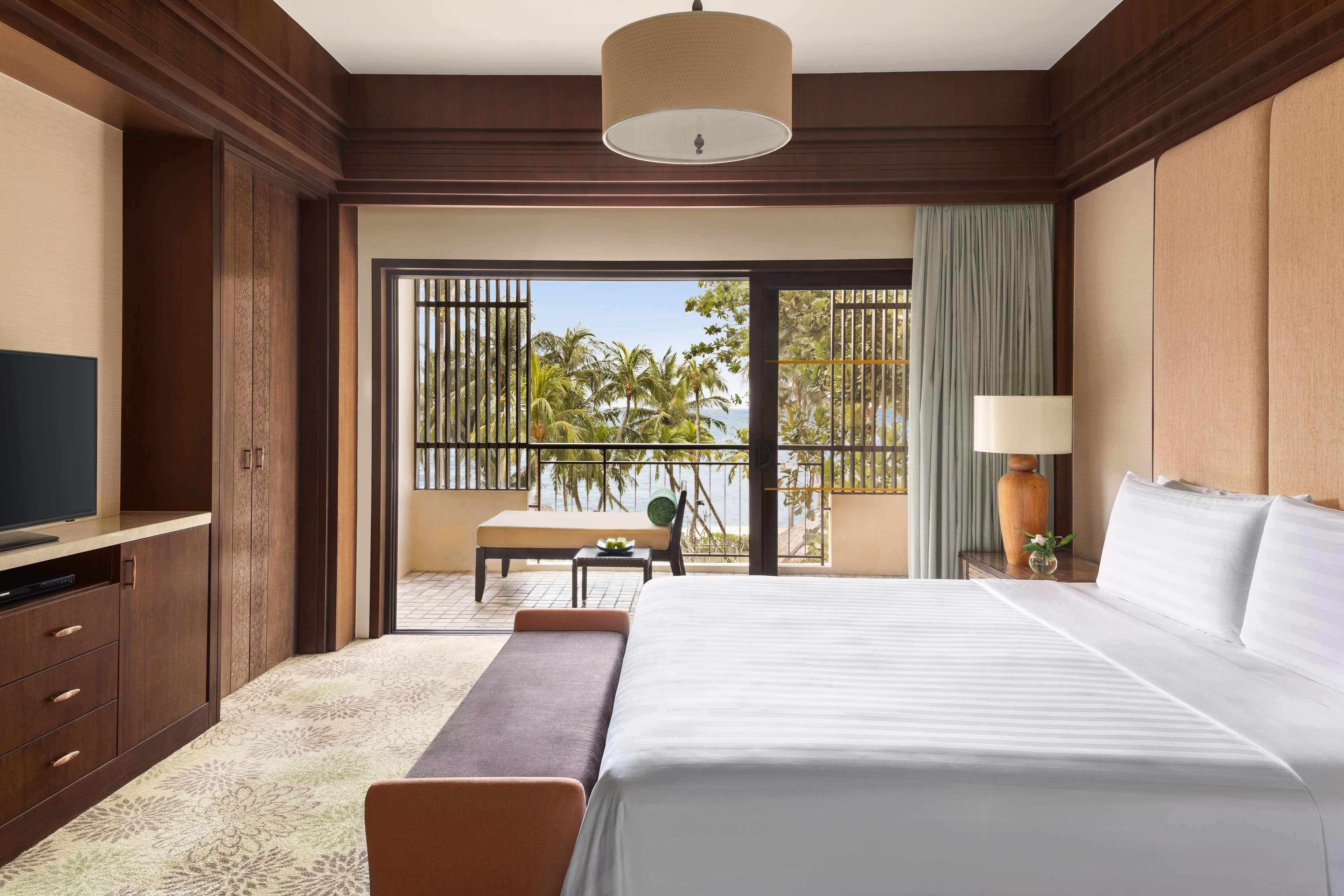 Shangri-La Rasa Sayang, Penang Batu Ferringhi Exterior foto A guest room at The Westin Maldives